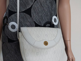 Christian Dior, Laukut ja hatut, Asusteet ja kellot, Seinäjoki, Tori.fi Christian Dior, Laukut ja hatut, Asusteet ja kellot, Seinäjoki, Tori.fi