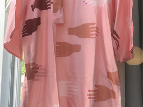 Yo zen halaus mekko, Vaatteet ja kengät, Riihimäki, Tori.fi Yo zen halaus mekko, Vaatteet ja kengät, Riihimäki, Tori.fi