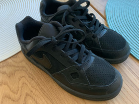 Nike Force koko 30, Lastenvaatteet ja kengät, Liperi, Tori.fi Nike Force koko 30, Lastenvaatteet ja kengät, Liperi, Tori.fi