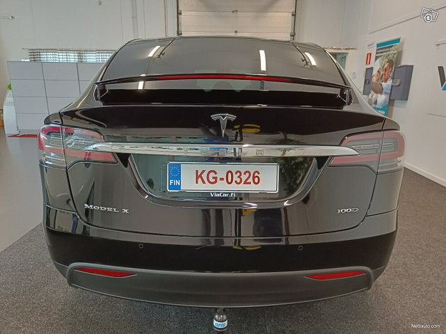 Tesla Model X 5