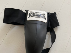 Alasuoja, Lonsdale koko 2/M, Kamppailulajit, Urheilu ja ulkoilu, Helsinki, Tori.fi Alasuoja, Lonsdale koko 2/M, Kamppailulajit, Urheilu ja ulkoilu, Helsinki, Tori.fi