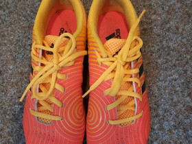 Adidas sisäpelikengät, koko 40, Pallopelit, Urheilu ja ulkoilu, Pori, Tori.fi Adidas sisäpelikengät, koko 40, Pallopelit, Urheilu ja ulkoilu, Pori, Tori.fi