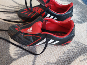 Adidaksen nappikset kokoa 36 2/3, Jalkapallo, Urheilu ja ulkoilu, Rovaniemi, Tori.fi Adidaksen nappikset kokoa 36 2/3, Jalkapallo, Urheilu ja ulkoilu, Rovaniemi, Tori.fi