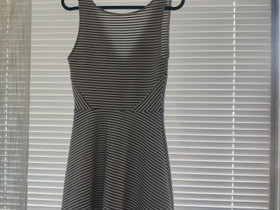 Raitainen mekko H&M, Vaatteet ja kengät, Seinäjoki, Tori.fi Raitainen mekko H&M, Vaatteet ja kengät, Seinäjoki, Tori.fi