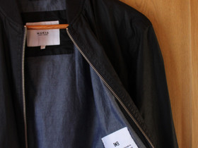 Makia miesten Bomber takki, S-koko, Vaatteet ja kengät, Savonlinna, Tori.fi Makia miesten Bomber takki, S-koko, Vaatteet ja kengät, Savonlinna, Tori.fi