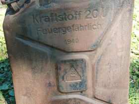Saksalainen Jerrykannu 1940, Lisävarusteet ja autotarvikkeet, Auton varaosat ja tarvikkeet, Lahti, Tori.fi Saksalainen Jerrykannu 1940, Lisävarusteet ja autotarvikkeet, Auton varaosat ja tarvikkeet, Lahti, Tori.fi