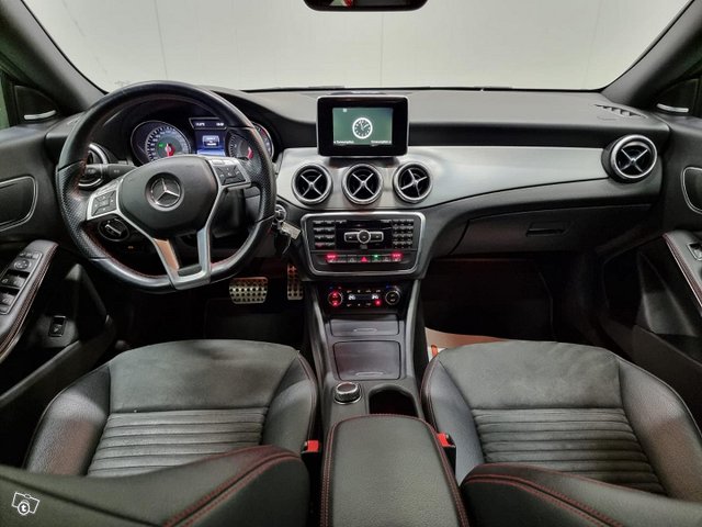 Mercedes-Benz CLA 10