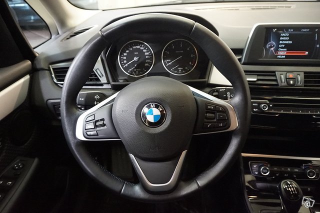 BMW 2-sarja 24