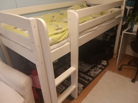 Puoli parvisänky, Sängyt ja makuuhuone, Sisustus ja huonekalut, Vantaa, Tori.fi Puoli parvisänky, Sängyt ja makuuhuone, Sisustus ja huonekalut, Vantaa, Tori.fi