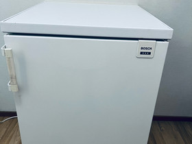 Pieni jääkaappi pakastelokerolla, Jääkaapit ja pakastimet, Kodinkoneet, Kaarina, Tori.fi Pieni jääkaappi pakastelokerolla, Jääkaapit ja pakastimet, Kodinkoneet, Kaarina, Tori.fi