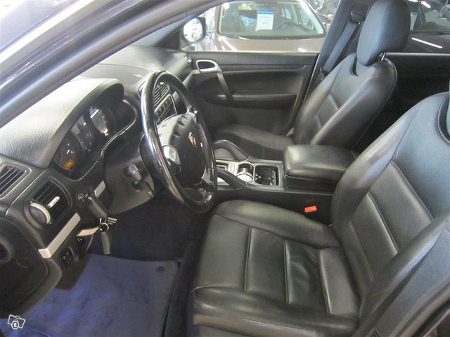 Porsche Cayenne 9