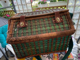 Rottinkinen picnic-kori, Ulkoilu ja retkeily, Urheilu ja ulkoilu, Lappeenranta, Tori.fi Rottinkinen picnic-kori, Ulkoilu ja retkeily, Urheilu ja ulkoilu, Lappeenranta, Tori.fi