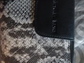 Michael Kors lompakko, Muut asusteet, Asusteet ja kellot, Akaa, Tori.fi Michael Kors lompakko, Muut asusteet, Asusteet ja kellot, Akaa, Tori.fi