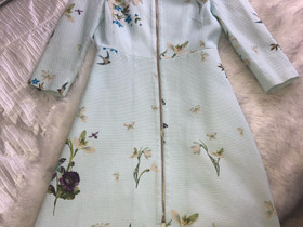 Ted Baker kesäinen takki koko 34., Vaatteet ja kengät, Vantaa, Tori.fi Ted Baker kesäinen takki koko 34., Vaatteet ja kengät, Vantaa, Tori.fi