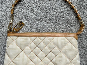 Fendi monogram baguette, Laukut ja hatut, Asusteet ja kellot, Laukaa, Tori.fi Fendi monogram baguette, Laukut ja hatut, Asusteet ja kellot, Laukaa, Tori.fi