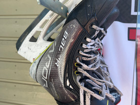 Bauer HyperLite, Jääkiekko ja luistelu, Urheilu ja ulkoilu, Oulu, Tori.fi Bauer HyperLite, Jääkiekko ja luistelu, Urheilu ja ulkoilu, Oulu, Tori.fi