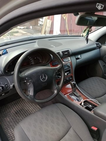 Mercedes-Benz C-sarja 7