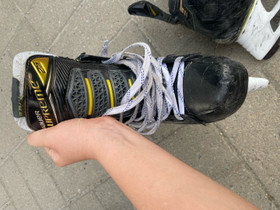 Bauer 2spro, Jääkiekko ja luistelu, Urheilu ja ulkoilu, Turku, Tori.fi Bauer 2spro, Jääkiekko ja luistelu, Urheilu ja ulkoilu, Turku, Tori.fi