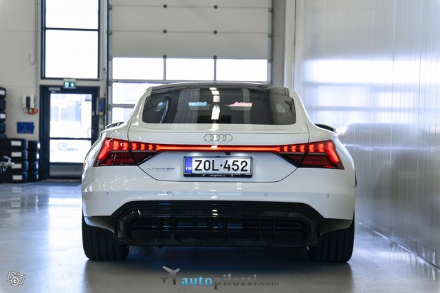 Audi E-Tron GT 13