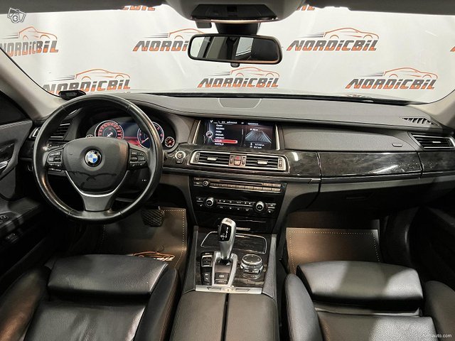 BMW 740 8
