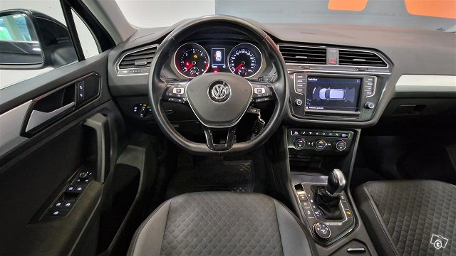 Volkswagen Tiguan 12
