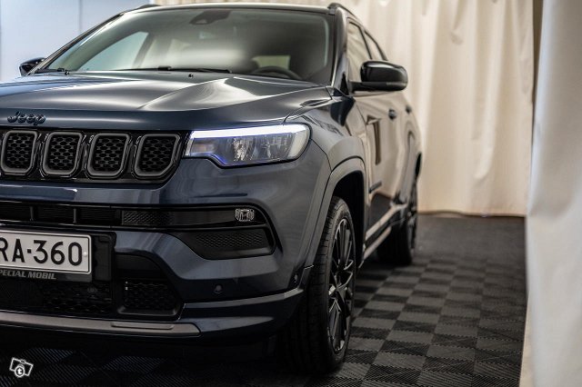 Jeep Compass 22