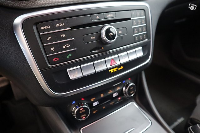 Mercedes-Benz CLA 10