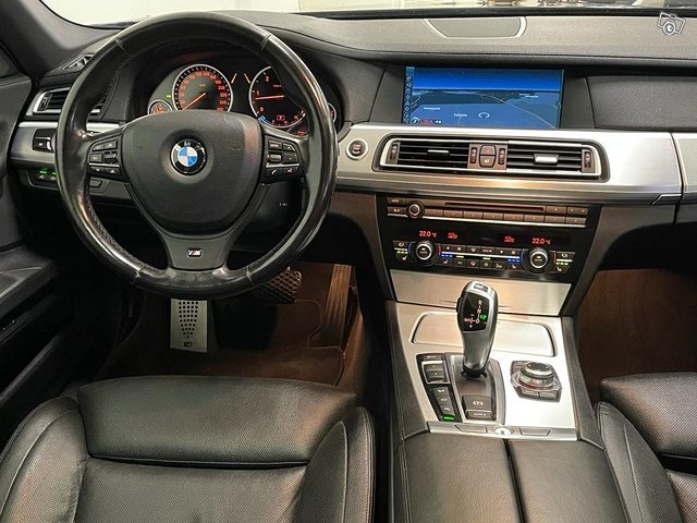 BMW 740 11