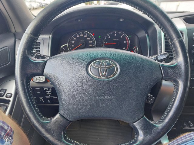 Toyota Land Cruiser 18