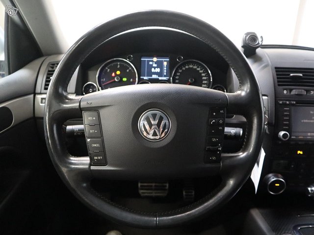 Volkswagen Touareg 11