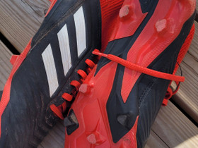 Adidas nappikset 38, Jalkapallo, Urheilu ja ulkoilu, Rauma, Tori.fi Adidas nappikset 38, Jalkapallo, Urheilu ja ulkoilu, Rauma, Tori.fi