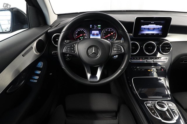 Mercedes-Benz GLC 12