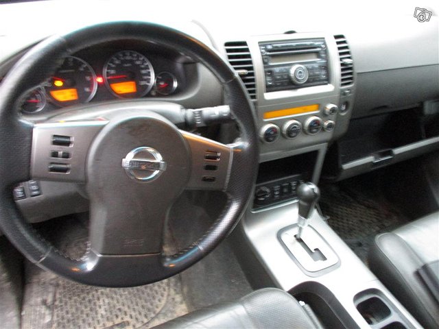 Nissan Pathfinder 12