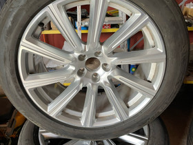 Alkuperäiset Volvo XC90 rengaspaketti, Renkaat ja vanteet, Hämeenlinna, Tori.fi Alkuperäiset Volvo XC90 rengaspaketti, Renkaat ja vanteet, Hämeenlinna, Tori.fi