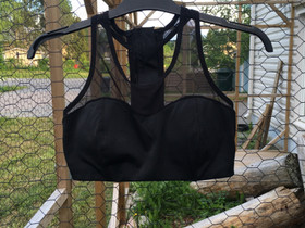 Croptop, Vaatteet ja kengät, Pirkkala, Tori.fi Croptop, Vaatteet ja kengät, Pirkkala, Tori.fi