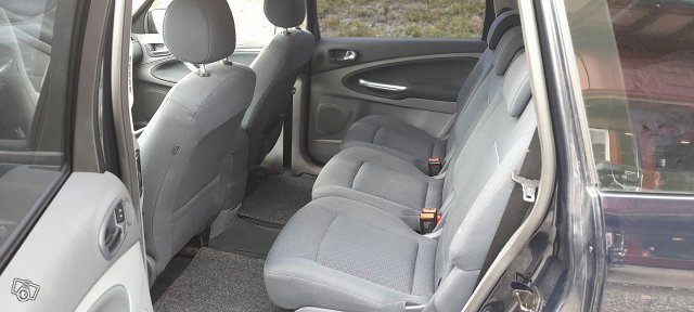 Ford S-Max 6