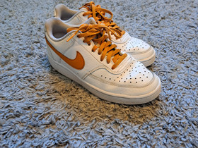Nike tennarit, Vaatteet ja kengät, Pomarkku, Tori.fi Nike tennarit, Vaatteet ja kengät, Pomarkku, Tori.fi