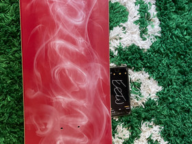 Supreme Smoke Red Deck, Laskettelu ja lautailu, Urheilu ja ulkoilu, Pori, Tori.fi Supreme Smoke Red Deck, Laskettelu ja lautailu, Urheilu ja ulkoilu, Pori, Tori.fi