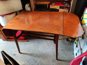 Pieni klaffipöytä vintage, Pöydät ja tuolit, Sisustus ja huonekalut, Rovaniemi, Tori.fi Pieni klaffipöytä vintage, Pöydät ja tuolit, Sisustus ja huonekalut, Rovaniemi, Tori.fi