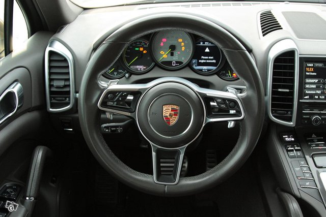 Porsche Cayenne 23