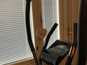 Crosstrainer, Kuntoilu ja fitness, Urheilu ja ulkoilu, Pori, Tori.fi Crosstrainer, Kuntoilu ja fitness, Urheilu ja ulkoilu, Pori, Tori.fi