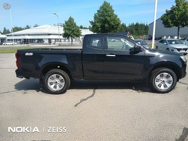 ISUZU D-Max 8