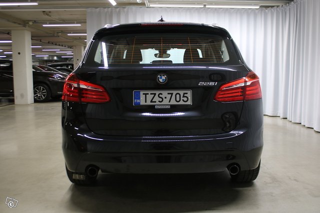 BMW 2-sarja 6