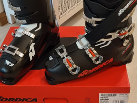 Nordica laskettelumonot, Laskettelu ja lautailu, Urheilu ja ulkoilu, Teuva, Tori.fi Nordica laskettelumonot, Laskettelu ja lautailu, Urheilu ja ulkoilu, Teuva, Tori.fi