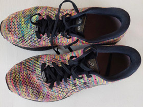 Asics-juoksulenkkarit koko 38, Juoksu ja lenkkeily, Urheilu ja ulkoilu, Kurikka, Tori.fi Asics-juoksulenkkarit koko 38, Juoksu ja lenkkeily, Urheilu ja ulkoilu, Kurikka, Tori.fi