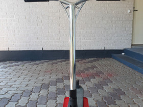 Blazerpro seismic scoot, Rullaluistelu ja skeittaus, Urheilu ja ulkoilu, Hamina, Tori.fi Blazerpro seismic scoot, Rullaluistelu ja skeittaus, Urheilu ja ulkoilu, Hamina, Tori.fi