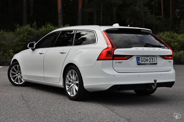 Volvo V90 5