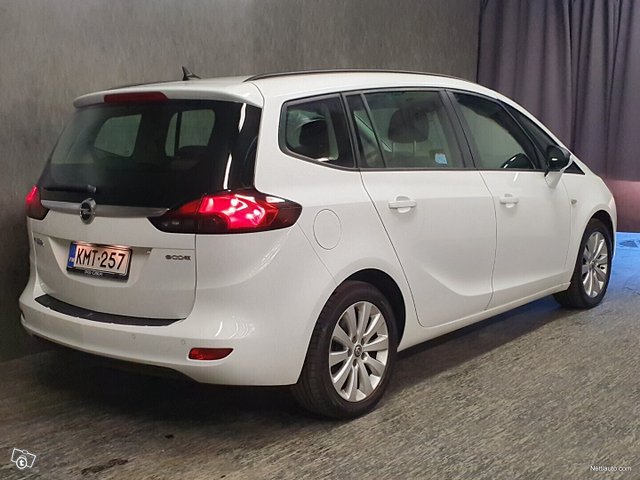 Opel Zafira Tourer 4