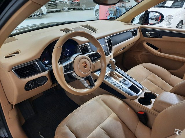 Porsche Macan 10