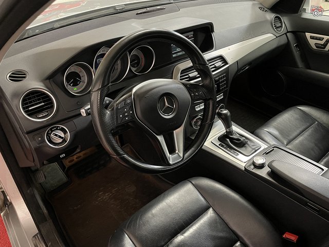 Mercedes-Benz C 11